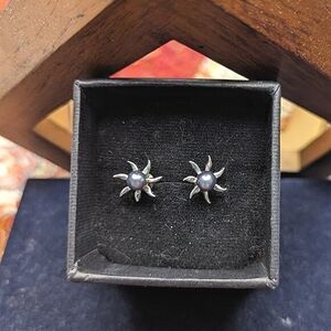 Vintage Titanium Stud Sunburst Earrings With Gray Pearl